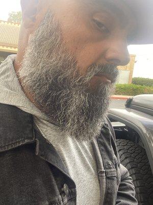 Erica hooked up the fresh line up and cleaned up the beard perfectly