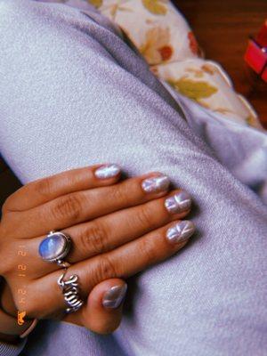 Icy cat eye nails