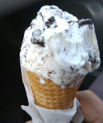 Cookies and cream sugar cone (3.5 out of 5)