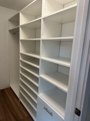 Other side of the walk in closet