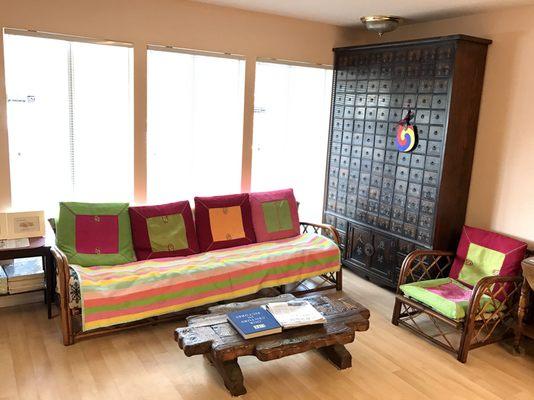 The clinic has a comfortable and cozy atmosphere, and you can sit, relax, and drink your tea.