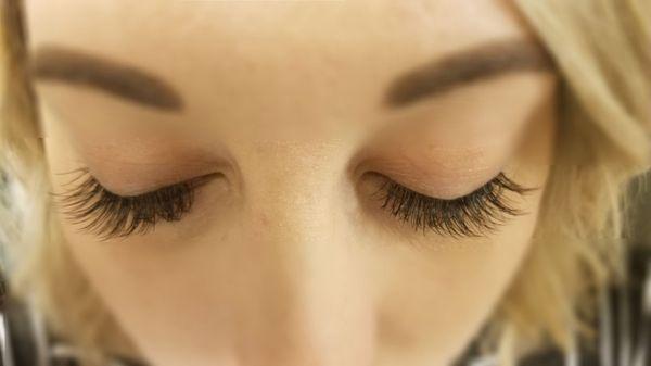 Natural classic lashes by Cheyenne! Love them so much! They are perfect!