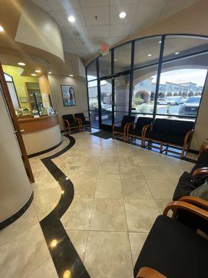 Beautiful clean front area