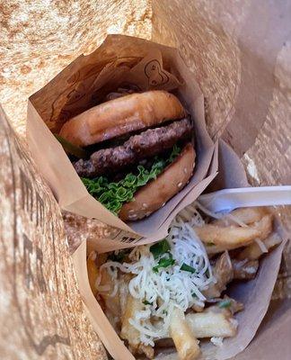 Burger with jalapeños and cheesy garlic fries 10/10