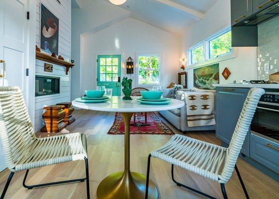 Breakfast Table.
Bungalow C.