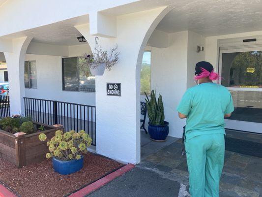 Very clean front entrance!