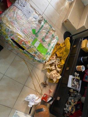 The box is all mistreated and I sent it in very Good State (insiste every thing was broken)