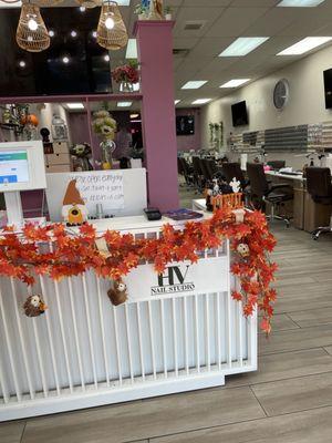 Nice Nail Spa! Perfect!