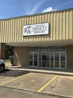 Randy Arnett Jewelers is located at 1207 Lee Drive in the Westgate Shopping Center.