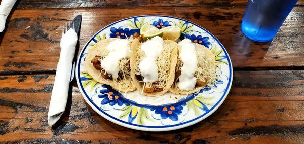 Shrimp tacos @ El Maguey! Delicioso!! I modified them: they have shrimp, beans, jack cheese, and sour cream. Perfecto!