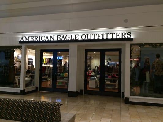 Located between Garage and Buckle (across from Hot Topic)