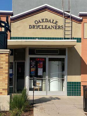 Oakdale Dry Cleaners