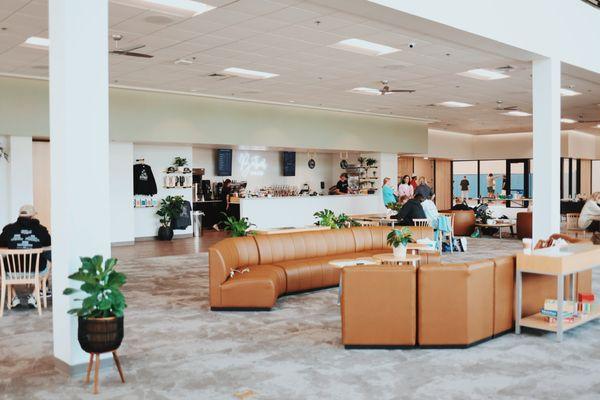 Relax and enjoy the space while studying, working or catching up with friends.