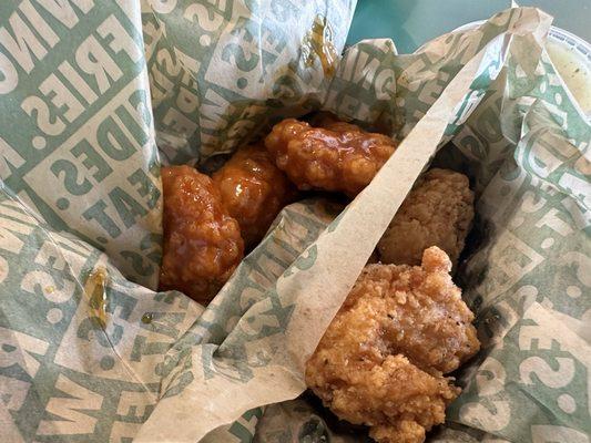 6 piece boneless.  Lemon pepper on right. Mango habanero on right.