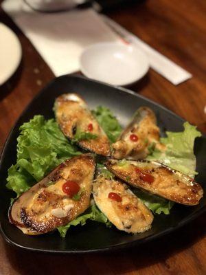 5 bakes mussels $6