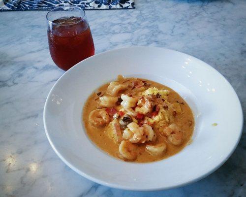 Shrimp and grits with sweet tea.