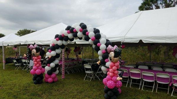 Minnie Mouse arch