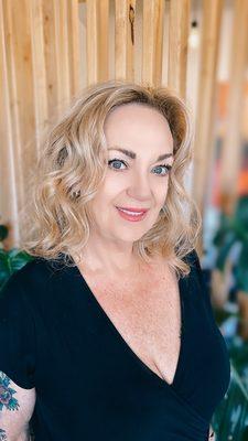 Meet Diane Mesquita a Master Hair Stylist with 33+ years experience. From her scissors to mixing color she will give you the best!
