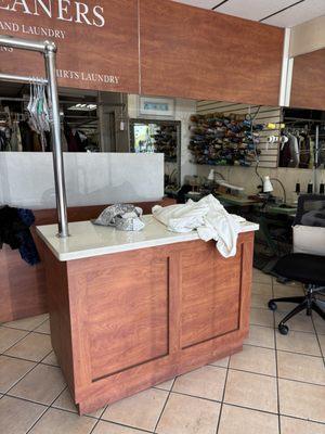 San-Fair Cleaners & Laundry