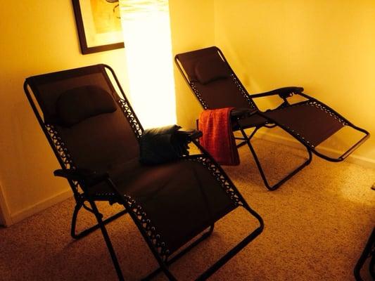 Relaxing group acupuncture setting! Drift away!