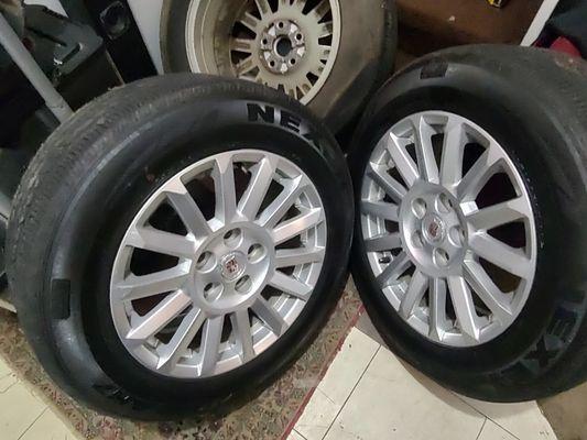 I have a set of alloy Cadillac rims and tires size 17 in great shape trying to sale the set