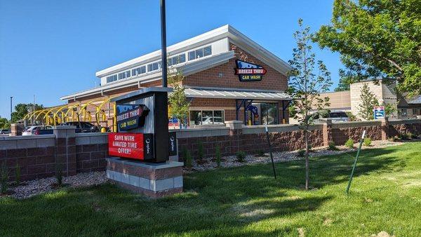 Breeze Thru Car Wash - Windsor