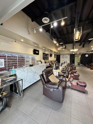 Freshly renovated, now brighter than ever ! Come experience the new and improved our services in Mar Vista