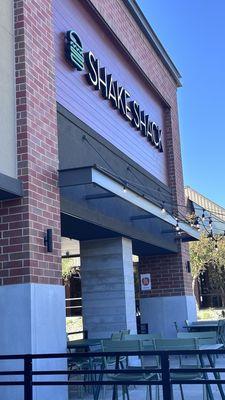 Shake Shack Foothill Village