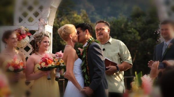 WE Media Services - Hawaii Wedding Videographer