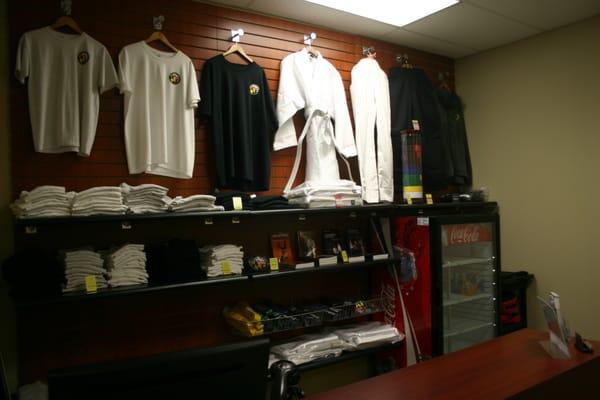 Pro-Shop: purchase uniforms, t-shirts, etc.