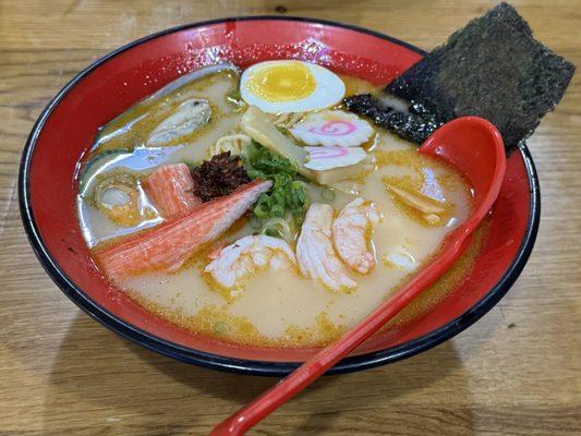 R7. Seafood Hot & Spicy Ramen