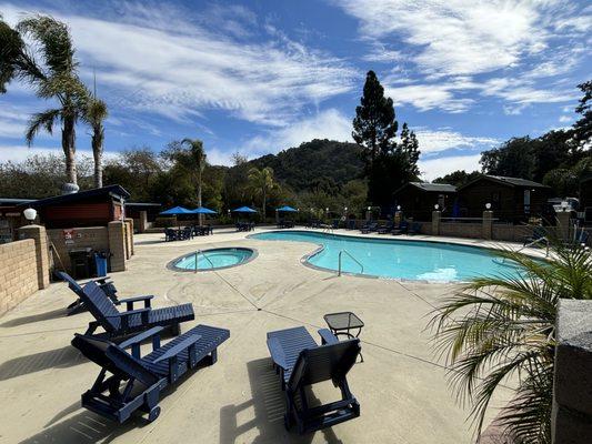 Outdoor pool & hot tub.