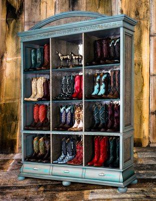 'BOOT BOX' by Award Winning Designer/Maker Jerry Whittington. Hand Made Luxury - Leather Wrapped Equestrian Themed Collectors Case