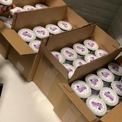 WHITE RUNTZ CANS