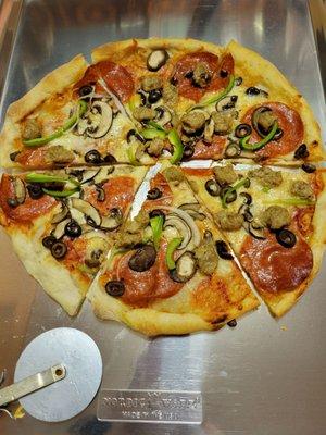 UltraPie, thin crust, 6 big slices