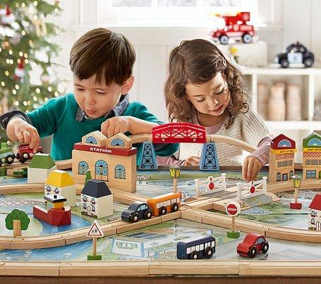 Train set.
