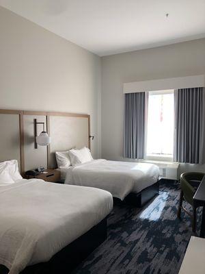 2 queen room