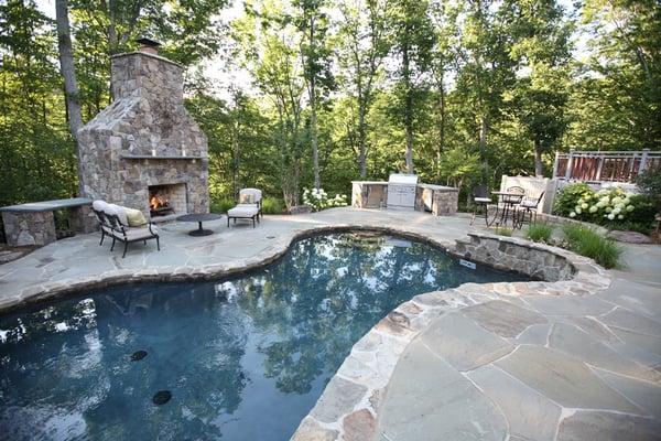 Outdoor Fire Place & Outdoor Kitchen