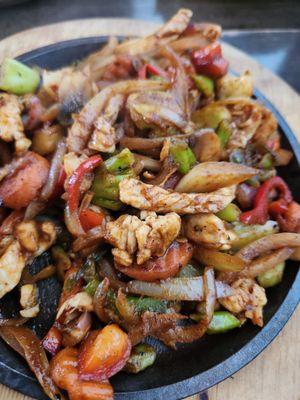 lunch chicken fajitas with vegetarian veggies mix.
