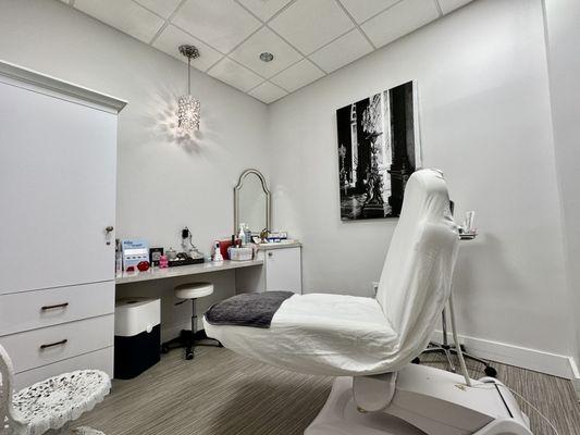 Treatment room at Artistry of Face