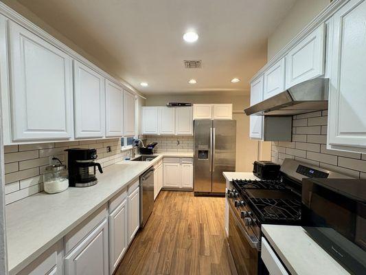 Creative Cabinets Tile & Granite