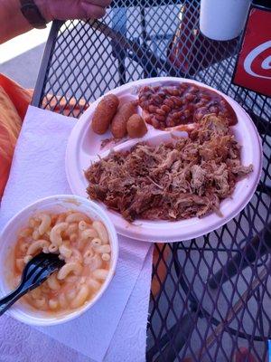 Pickin Pig Carolina Barbeque Parlor