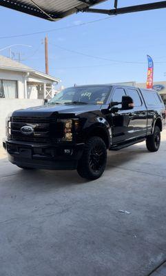 Ford f-150 on 37s