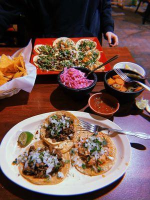 Tacos de Asada, Pollo, y Al Pastor.
