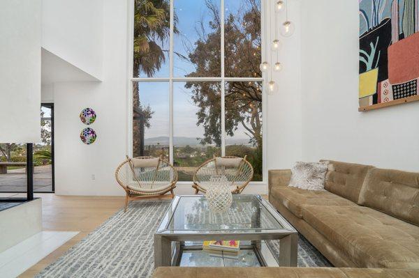 Debbie Pisaro - Coastline 840