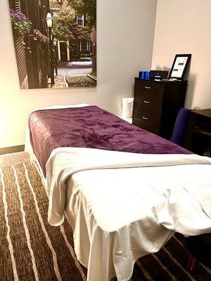 Treatment room with heated table a and hot towels!