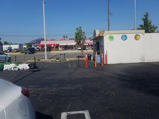 Yelp says closes at 5pm. Dude working hair with dreads says its closed. Its 434pm. Someone needs to update their $hit.