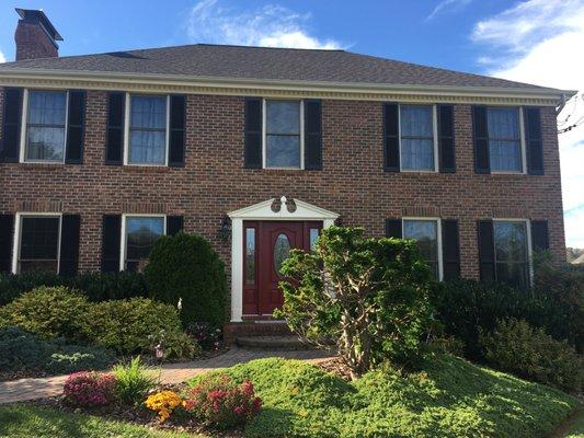 Bob McDonough Painting is experienced and can help you with the color selection.