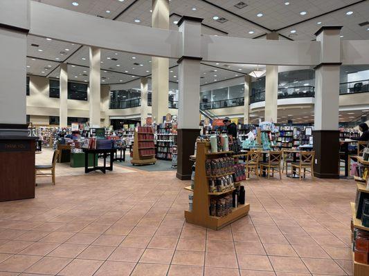 Barnes & Noble