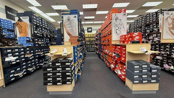 Off Broadway Shoe Warehouse